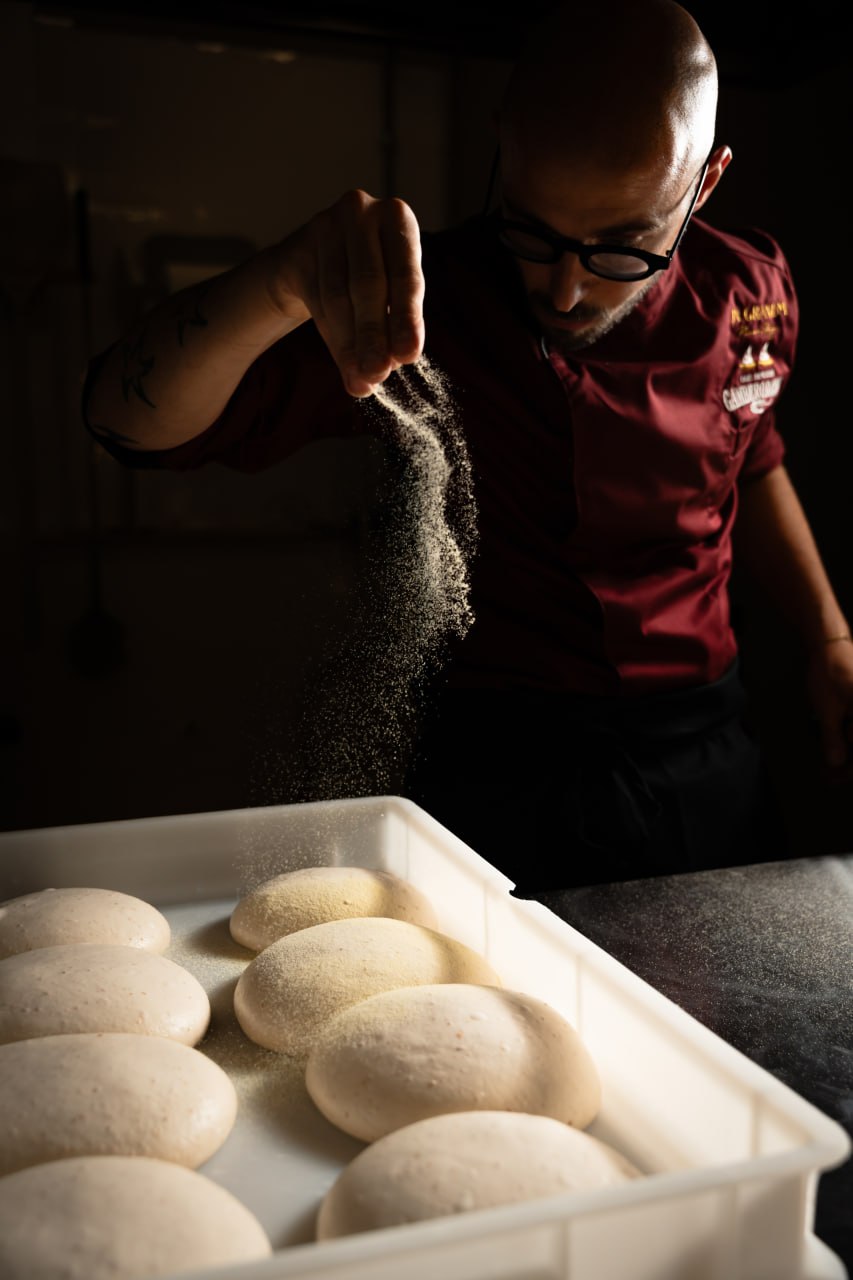 Preparazione dei panetti di impasto In Granum
